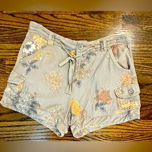 Democracy Floral high rise shorts